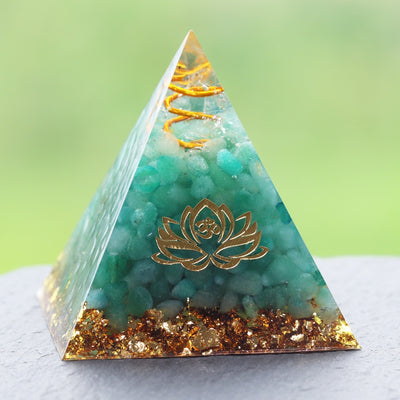 Natural Green Aventurine Tumbled Stones Orgone Pyramid - Centennial 